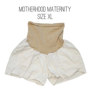 White maternity short, motherhood maternity,  size xl